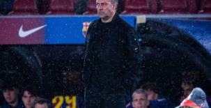 Hansi Flick no salió contente a pesar del pase del Barcelona a octavos.