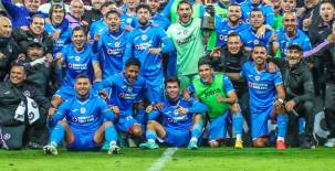 Cruz Azul le ganó a las Chivas la Copa por México por marcador de 2-1.