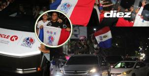 Olimpia consiguió su título 40 en el fútbol hondureño y sus aficionados han salido a las calles a festejar una copa más Fotos: David Romero.