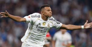 Real Madrid, que fue silbado por su afición, derrotó al Sevilla y se acerca a Barcelona; Mbappé igualó a Cristiano