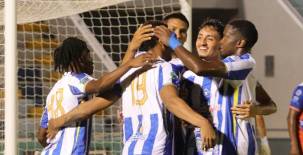 ¡Quieren seguir en Primera División! Victoria sufrió ante los Lobos, pero gana para salir del descenso