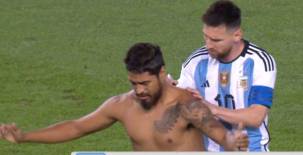 VÍDEO: ¡Tan cerca y tan lejos! Aficionado se quedó a nada de poder presumir que Lionel Messi le firmara la espalda