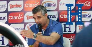 El entrenador de la Selección de Honduras, Diego Vázquez durante la conferencia de prensa de este lunes desde la Fenafuth. Foto: Marvin Salgado.