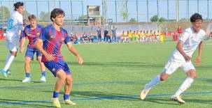 Acciones del encuentro entre Honduras y FC Barcelona en el amistoso entre las juveniles en la ciudad deportiva Joan Gamper. Foto captura de video.