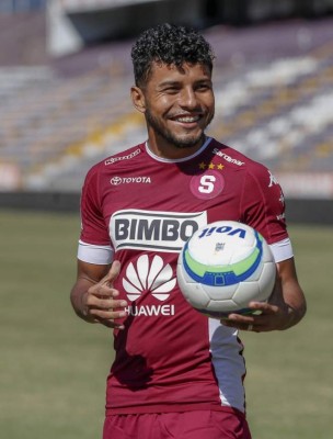 Filtran el salario de los 15 futbolistas mejor pagados en la liga de Costa Rica