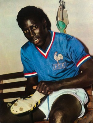 Fue figura del PSG, sufrió una lesión de rodilla y lleva 39 años en estado vegetativo; su esposa no pierde la esperanza