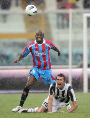 Los jugadores hondureños que militaron en el fútbol italiano