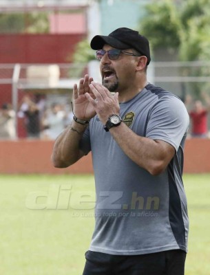 NO VISTE EN TV: Exmiss Honduras enamora en el Micheletti y el 'caballito' del Chino López