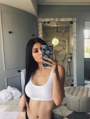 Kylie Jenner sorprende a sus seguidores al llegar a grabar en ropa deportiva