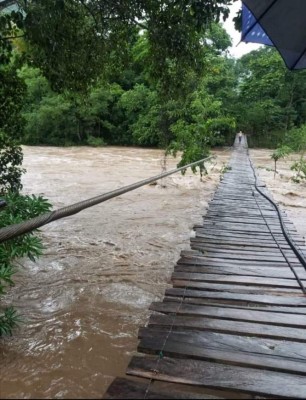 ¡Inundaciones, evacuaciones y rescates! Huracán Eta descarga su furia en territorio hondureño
