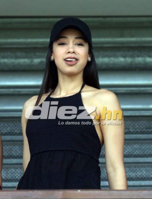 ¡LINDURAS! Las bellas damas que engalanaron el Motagua-Marathón