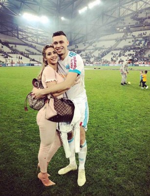 No es filtración: Impactados en Francia por fotos desnuda de mujer de futbolista del Marsella