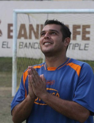 TOP: 20 futbolistas hondureños que se resisten al retiro