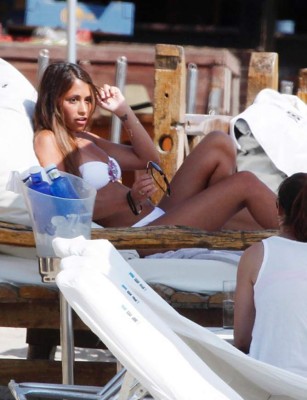 ¡Qué cumpleañera! Las 14 fotos más sensuales de Antonela Rocuzzo