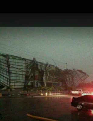 EN FOTOS: Tormenta deja destruido techo del estadio Juan Ramón Brevé