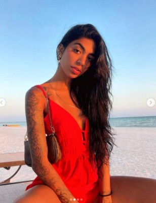 Hermana de crack brasileño revela que sufrió bullying por su cuerpo y ahora es una 'bomba'