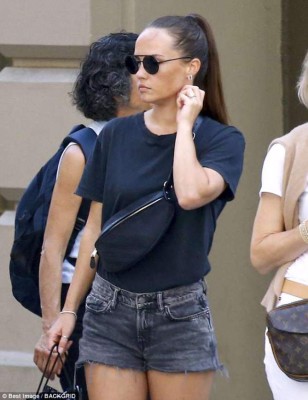 Fotos: Así es la esposa de Van Dijk, la bella holandesa que lo ''amarró'' desde su infancia