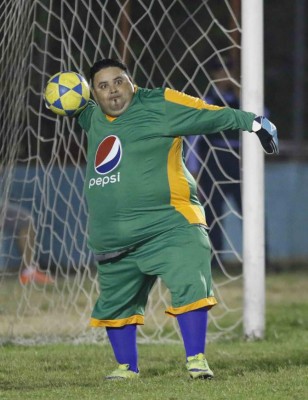 Los mejores momentos del Chologol 2018: Celebraciones extrañas, chicas bellas ¡Hasta un desmayado!