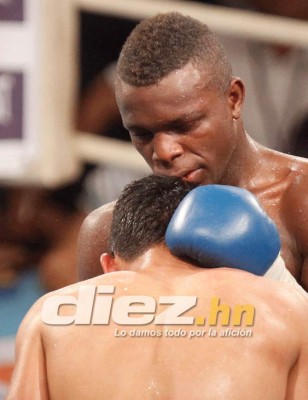 La mejores imágenes de la pelea etre el Escorpión Ruiz vs 'Veneno” Domínguez