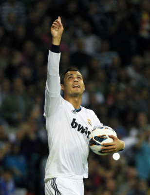 Real Madrid golea antes del clasico con hat trick de CR7.