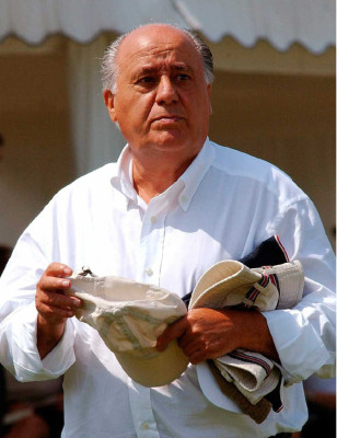 Los grandes magnates del fútbol .