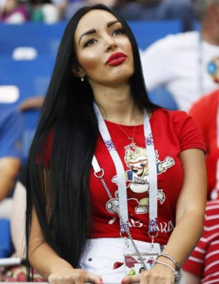 BELLEZAS: Aficionadas suecas y suizas levantaron suspiros en San Petersburgo