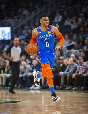 Los más impresionantes salarios que devengan los jugadores clasificados a los playoffs de la NBA