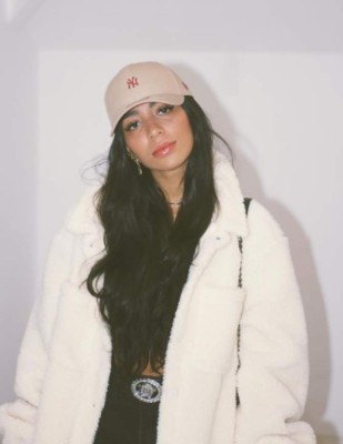 Hermana de crack brasileño revela que sufrió bullying por su cuerpo y ahora es una 'bomba'