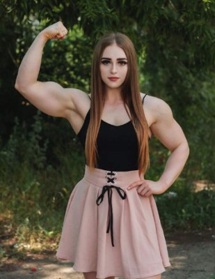 Brutal: Julia Vins, la preciosa rusa que se convirtió en la 'Barbie Musculosa'
