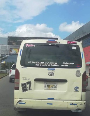 ¡Para morirse de la risa! Los insólitos mensajes que se ven en buses y taxis de Honduras