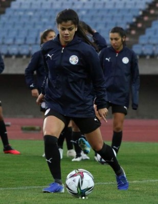 Machismo: El premio a una jugadora paraguaya que causa indignación y su inesperada reacción