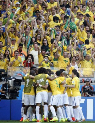 Brasil eliminó a Chile en los penales y pasó a cuartos.