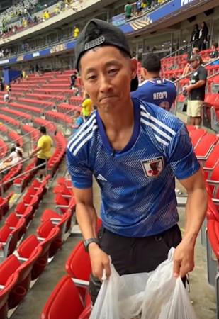 La triste reacción de Shin por Japón y limpia el estadio; Moriyasu pide perdón