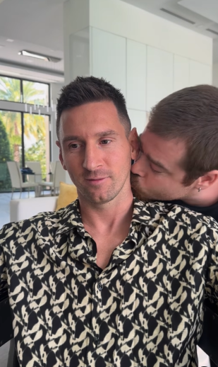 Así es Migue Granados: besó a Messi, se burló de su tatuaje y lo puso nervioso con esta pregunta picante