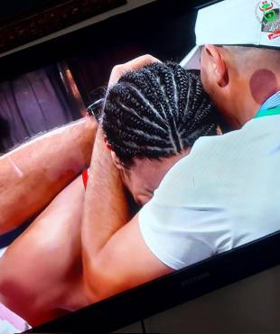 Se retiró llorando: ¿Cómo le fue a Imane Khelif, boxeadora argelina, en su nueva pelea tras la polémica en París 2024?