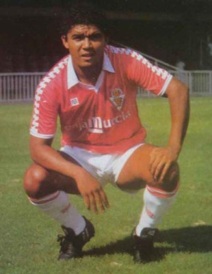 Así es el estadio del Real Murcia, recinto donde estará grabado el nombre del 'Macho' Figueroa