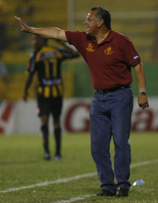 Juan de Dios Castillo, y su carrera en Honduras.