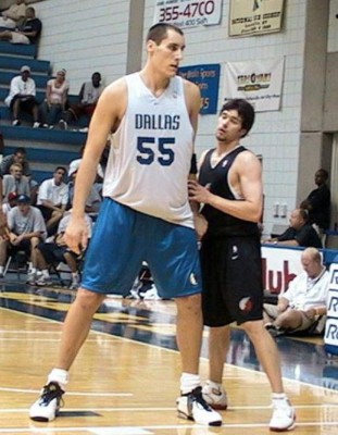 Los basquetbolistas más altos en la historia de la NBA