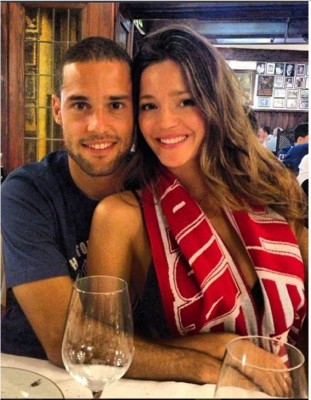 Ella es la bella Malena Costa, quien anunció su boda con Mario Suárez