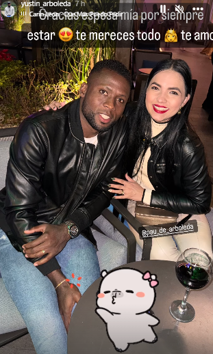 La fiesta del Olimpia tras proclamarse tricampeón invicto: futbolistas acompañados de sus parejas