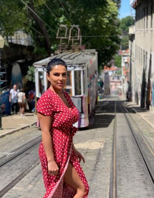 Ella es Elena Vulitsky, la suegra de la espontánea de la Champions que invadió un juego de críquet&nbsp;&nbsp;