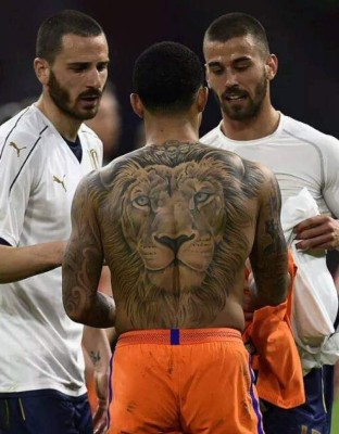 15 tatuajes de futbolistas que te dejarán alucinando: uno se tardó en completarse en un año