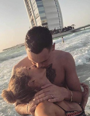 No es filtración: Impactados en Francia por fotos desnuda de mujer de futbolista del Marsella