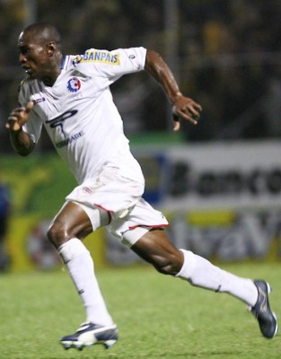 Jugadores que vistieron la camisa de Olimpia sin pena ni gloria