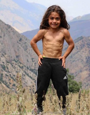 La transformación de Arat Hosseini, el niño iraní que es un crack y al que someten a entrenamientos extremos