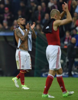 Las imágenes que no se vieron por TV: El frío saludo de Zidane y Ancelotti al final