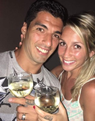 IMPERDIBLE: Así recibieron el año 2017 las máximas estrellas del fútbol