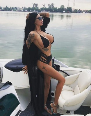 Encontrado con 26 hombres y 9 mujeres: Detienen a árbitro de Champions por prostitución, tráfico de armas y drogas&nbsp;&nbsp;