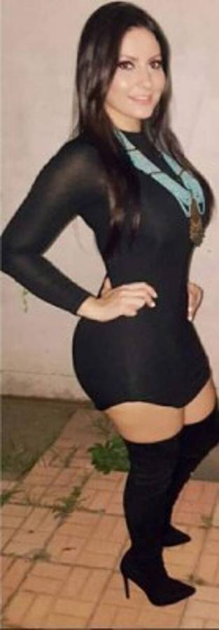 Ariana Herchi paraliza estadio de Marathón en el clásico ante Real España