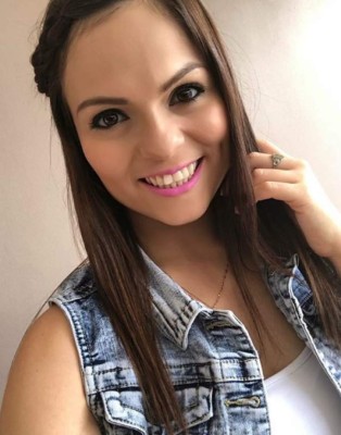 Las mejores fotos de la espectacular 'Tita' Torres, la futura esposa de Costly